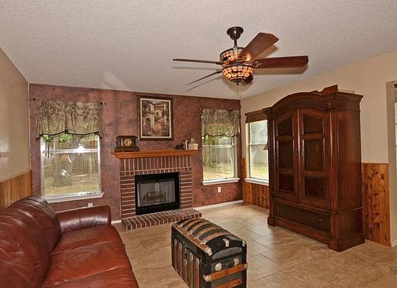 3rd image of 1302 Cedar Hills Blvd