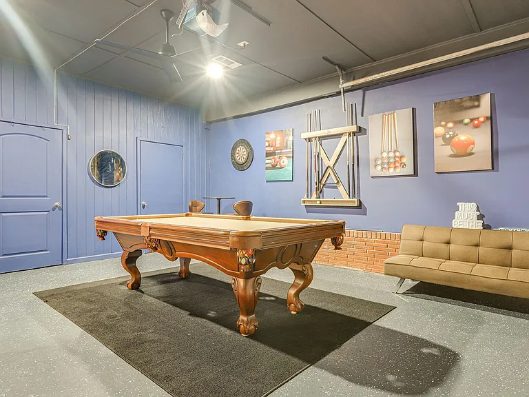 Building's Lounge