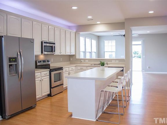 4th image of 1014 Freeport Dr