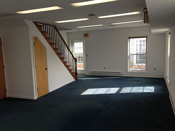 882 Sqft of office space