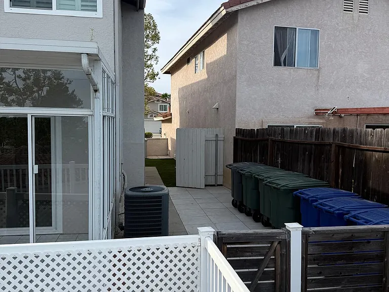 1641 Wesley Way — Photo 13