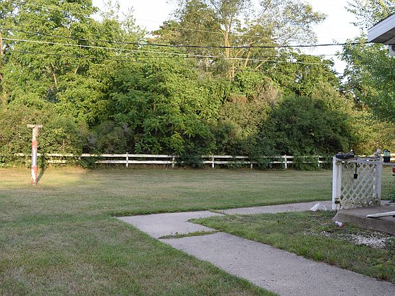 4th image of 1155 E Court St