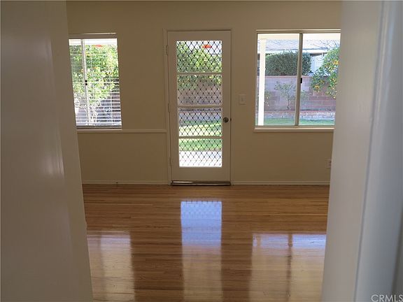 5th image of 10742 Avonbury Ave