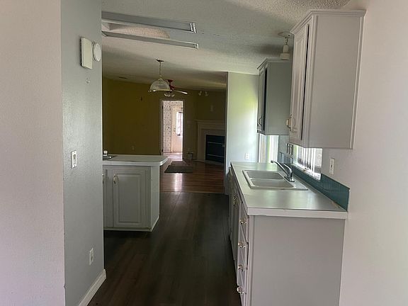 3rd image of 2331 E 60th Hwy