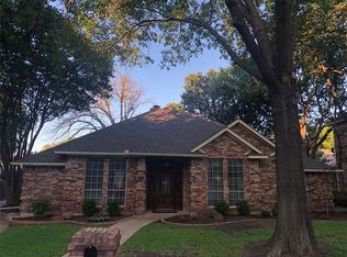 6907 Blake Dr, Arlington, TX 76001