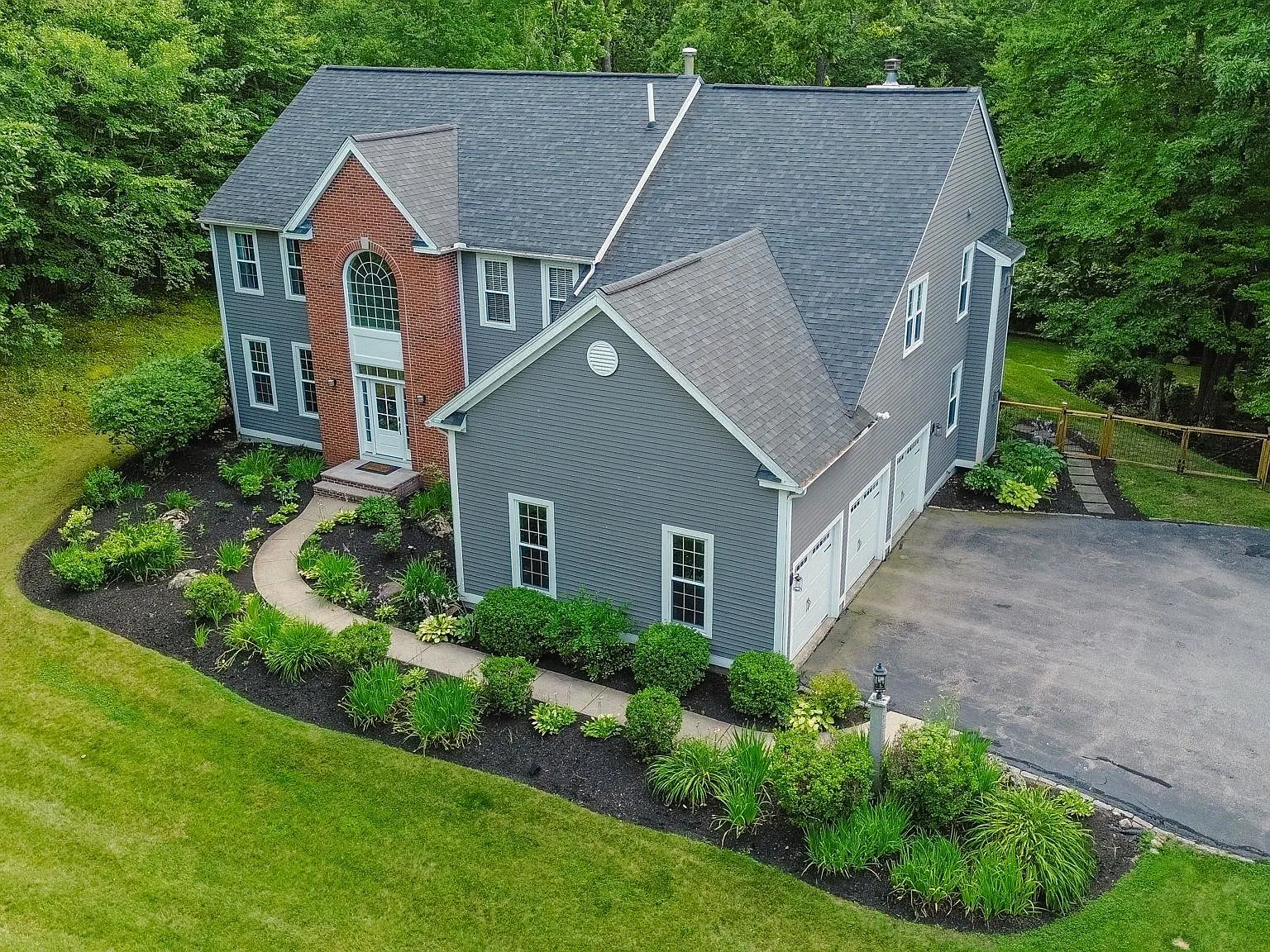 4 bed, 3.5 bath, 3638 sqft, $5,850 — Photo 1