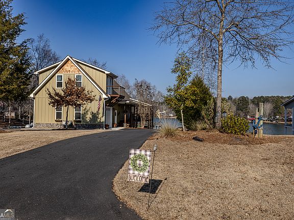 3rd image of 949 Gardenia Rd