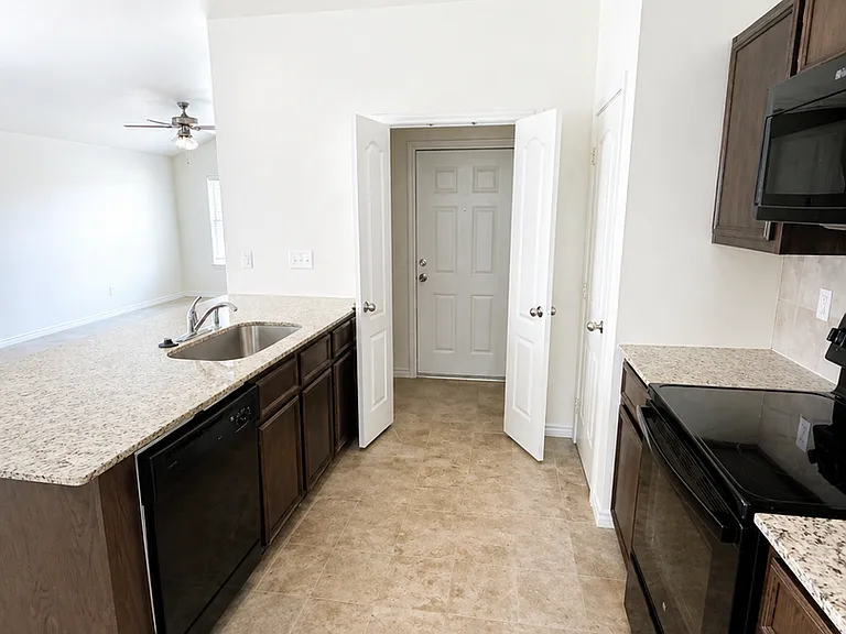 6013 Amelia Earhart Blvd #A — Photo 6