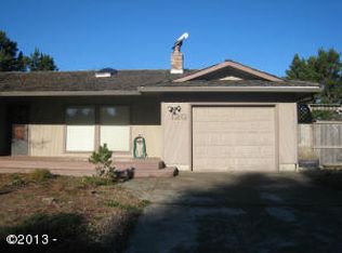 120 Spruce Ct, Depoe Bay, OR 97341
