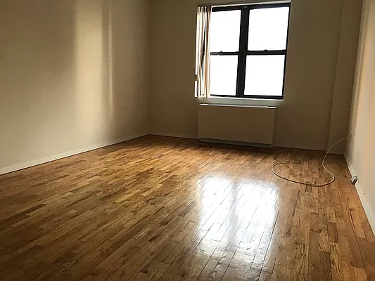 Rented by Avenues Real Estate | media 6