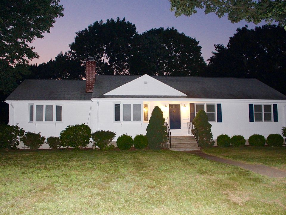 248 Blackhouse Road in evening