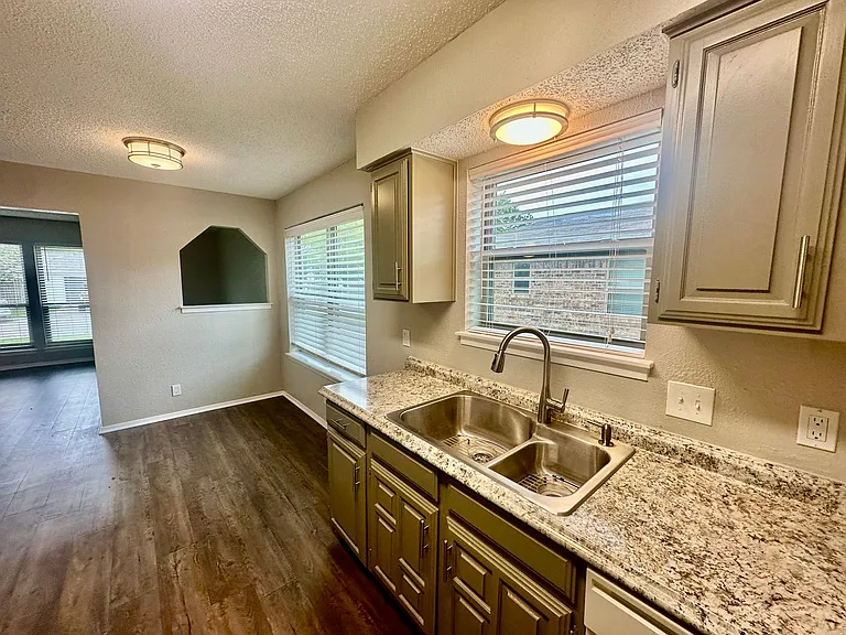 934 Cottonwood Trl — Photo 7