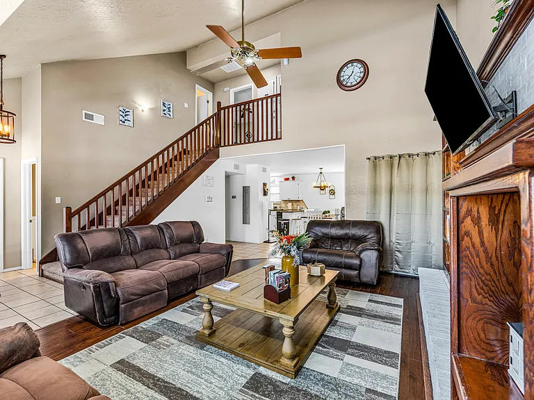 706 NW Micklegate Blvd — Photo 5