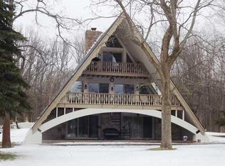 1804 E River Rd, Rochester, NY 14623