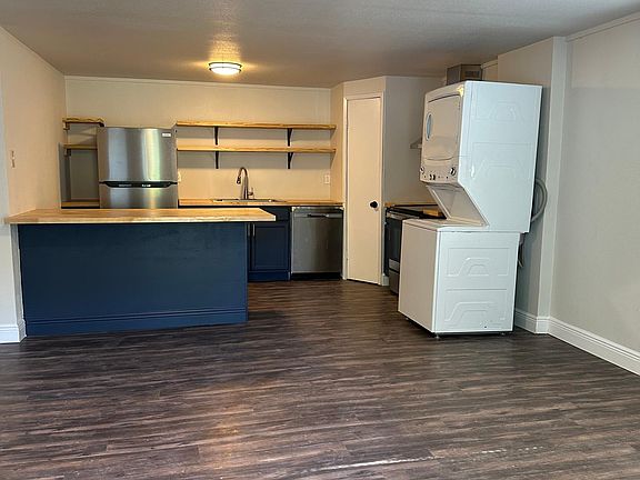 3rd image of 1023 Aganier Ave #3
