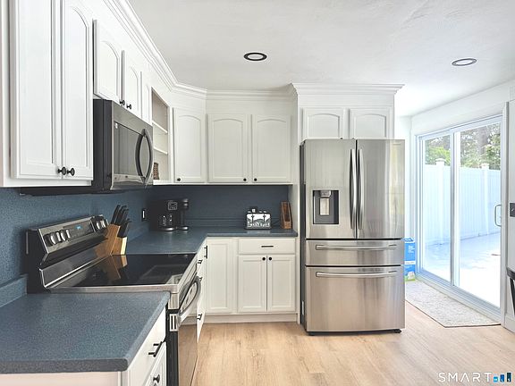 3rd image of 29 Blueberry Hill Road
