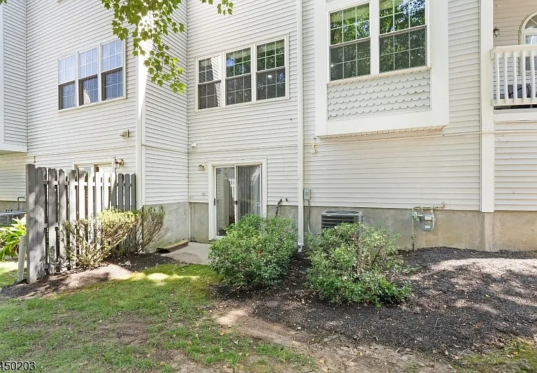 2202 Yardley Pl — Photo 17