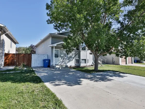 812 Red Crow Blvd W, Lethbridge, AB T1K 6W4