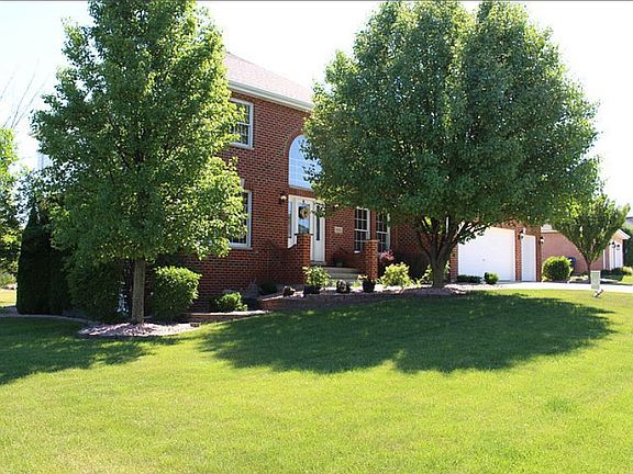 2nd image of 10926 Pembrook Ct