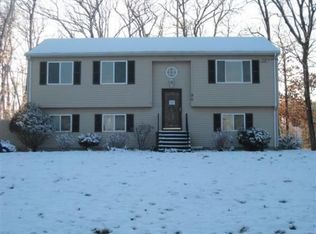 94 Mohawk Trl, Cranston, RI 02921