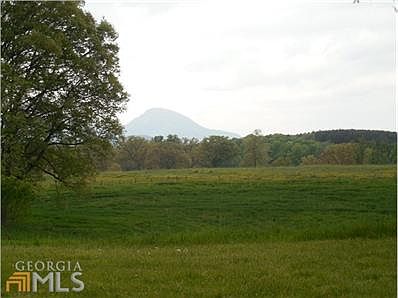 3rd image of 240 Honeybrook Ln