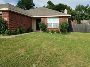 1330 Pigeon Ct, Grand Prairie, TX 75051