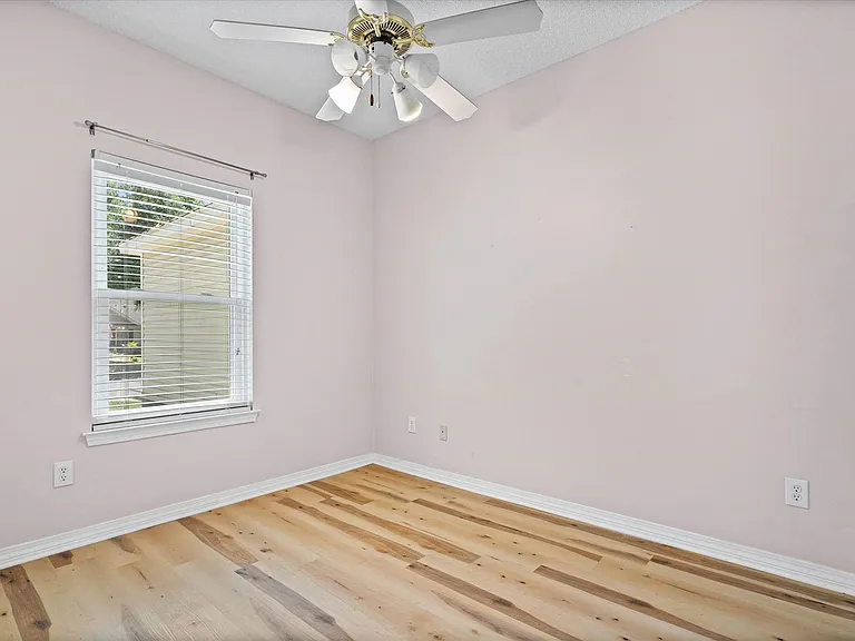 732 Willow Bridge Dr W — Photo 12