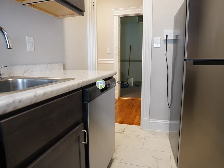 366 Riverway St #22 — Photo 12