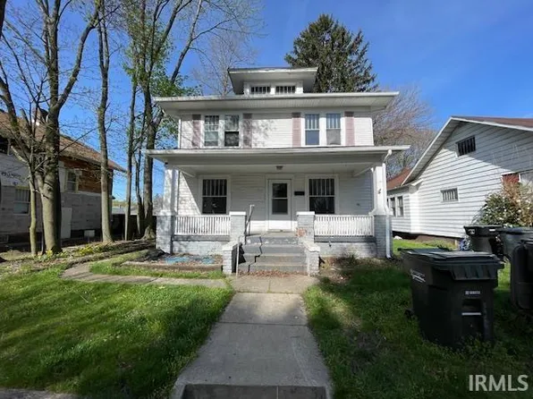 1031 College St, South Bend, IN 46628