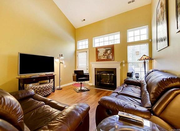 4th image of 1826 Robinwood Village Dr