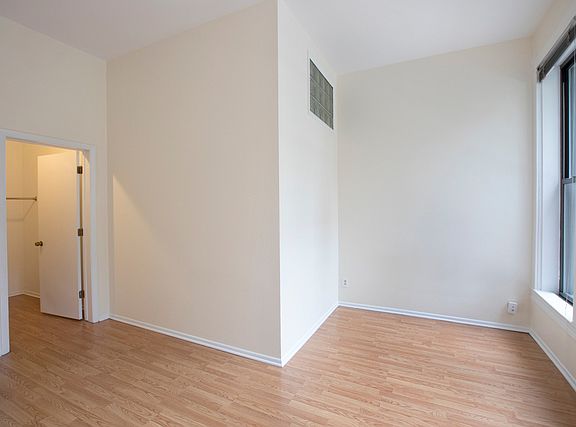 2nd image of 1312 S Wabash Ave #1