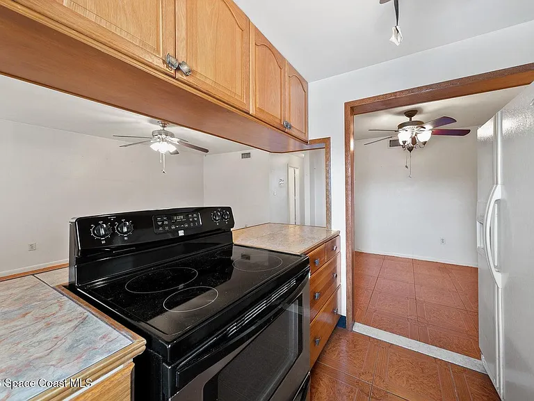 401 Monroe Ave #C201 — Photo 19