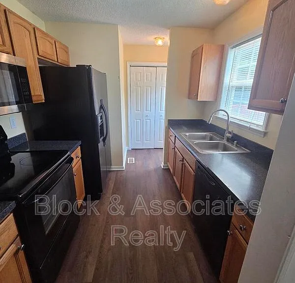 116 Cliffdale Rd — Photo 16