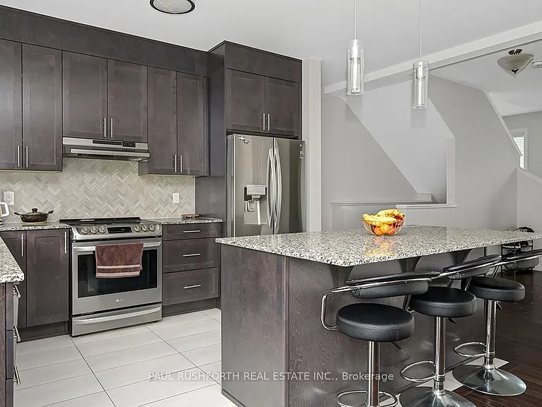 54 Moonbeam St — Photo 9