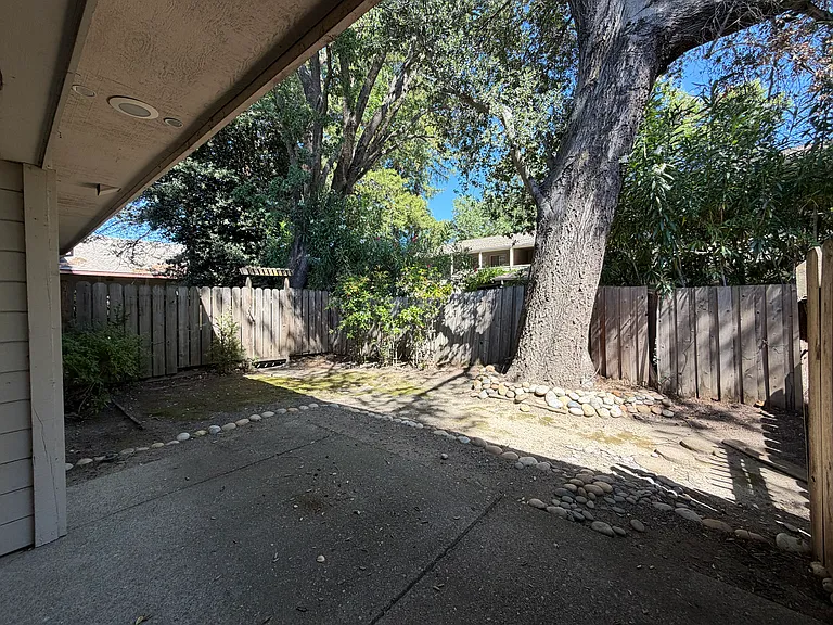 174 El Dorado Ave #2 — Photo 16