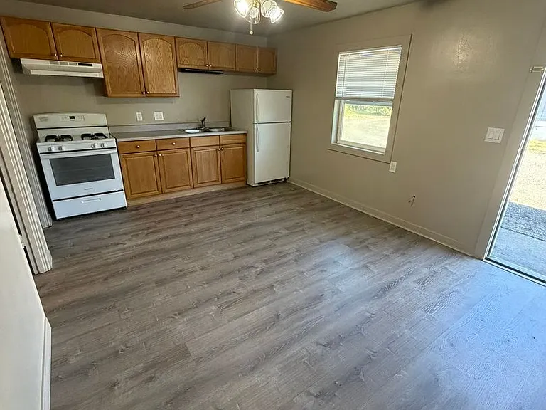 222 Jennings St #2 — Photo 2