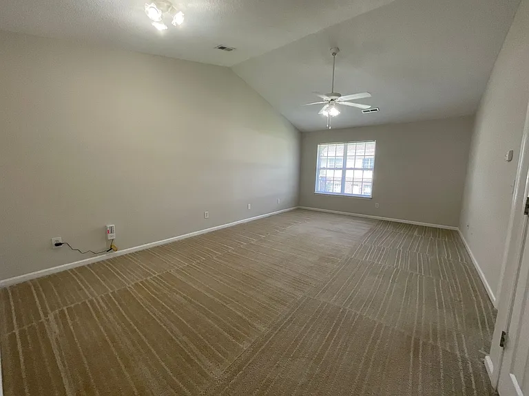 Meridian Park Apartments — Photo 70