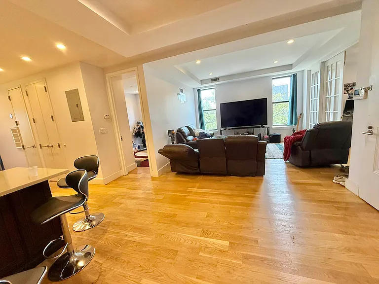 951 Prospect Pl #3L — Photo 5