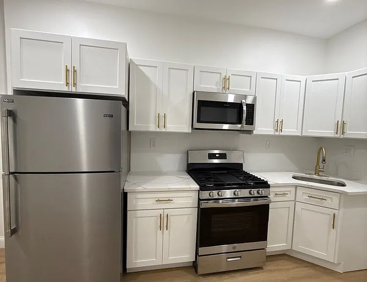 5241 Pulaski Ave — Photo 7