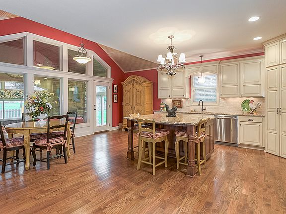 5th image of 4230 NE Park Springs Ct