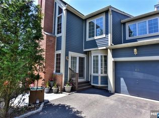 335 Cambridge Dr, Ramsey, NJ 07446