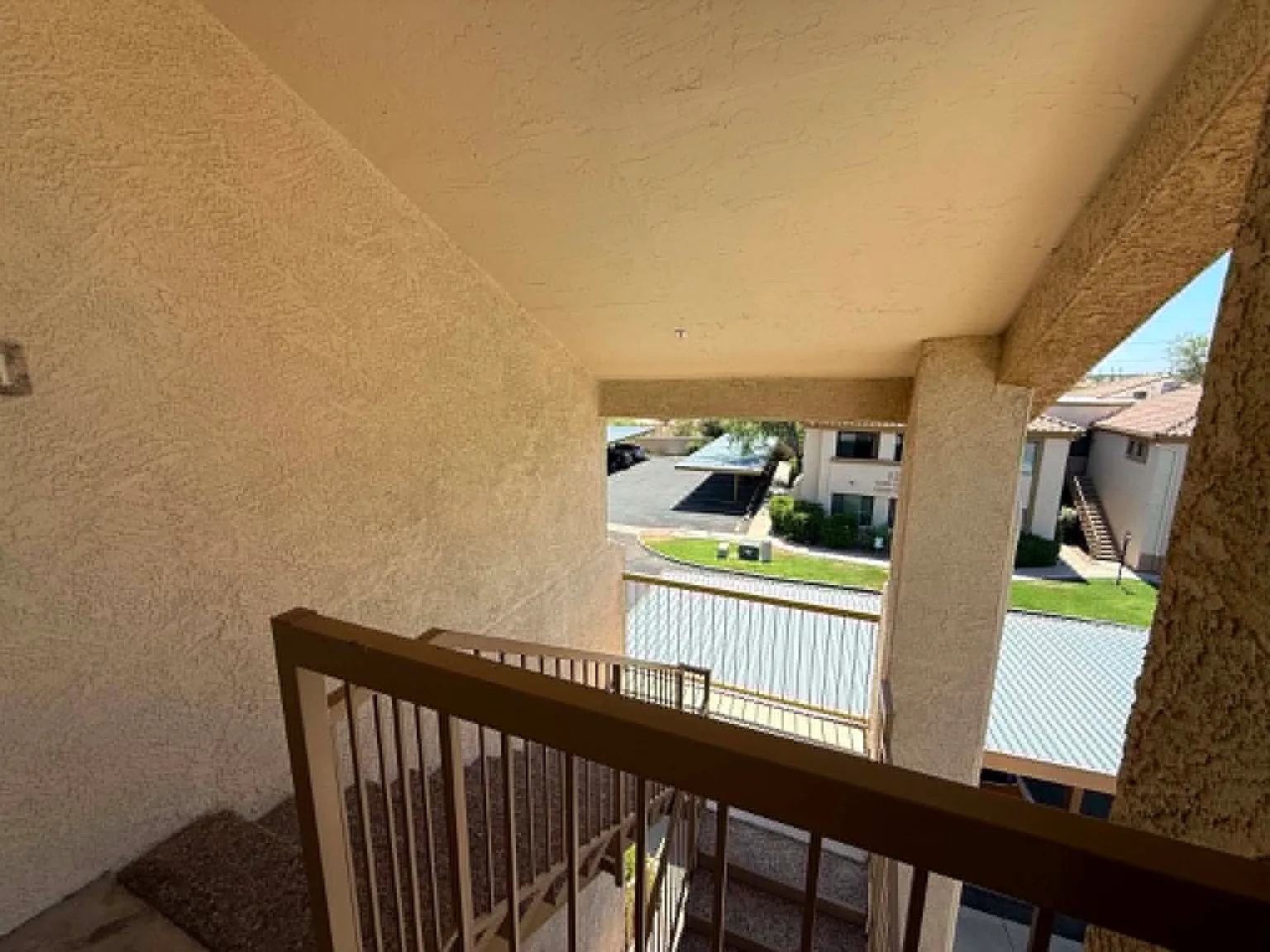 2 bed, 1025 sqft, $1,700 — Photo 2