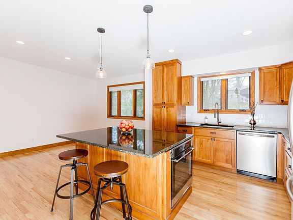 4th image of 527 Virginia Ave APT 2