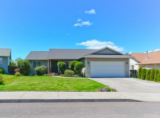 370 NE Hillcrest St, Madras, OR 97741