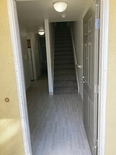2 bed, 945 sqft, $2,054 — Photo 1