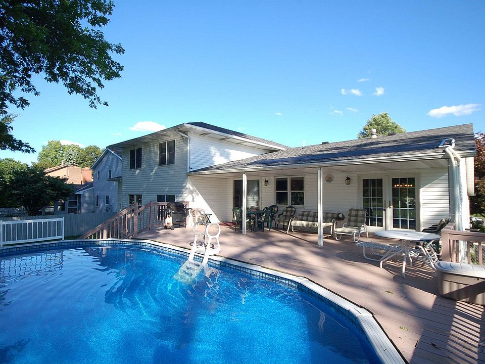 2nd image of 2526 Pandora Dr