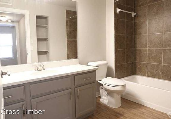 3rd image of 10700 S May Ave APT 124