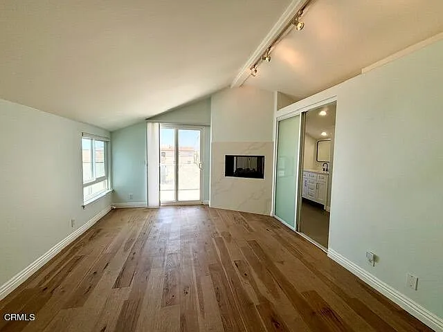 108 Los Feliz St — Photo 21
