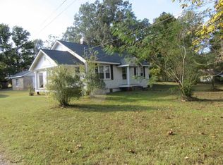 2085 Beacon Rd, Decaturville, TN 38329