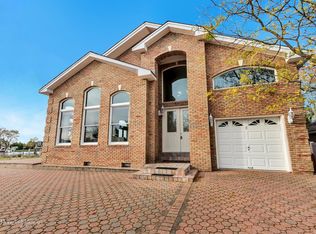 8 Harbor Rd, Aquebogue, NY 11931